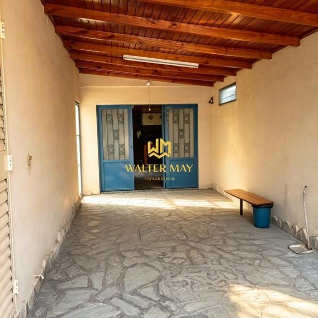 CASA EN VENTA. ALBERDI Y GARIBALDI