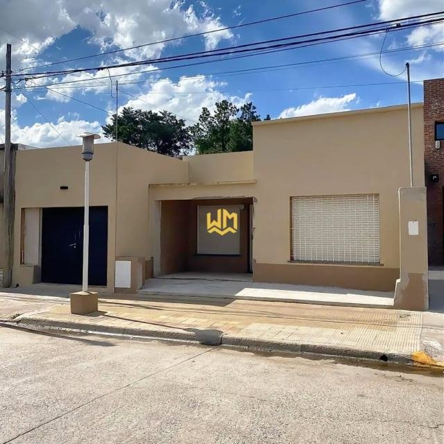 VENTA CASA 3 DORMITORIOS. DARRAGUEIRA 2000